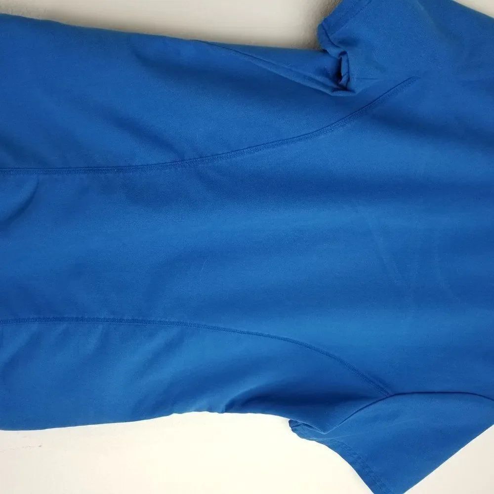 ERGO LIFE THREADS SCRUB V-NECK TOP - Picture 9 of 12